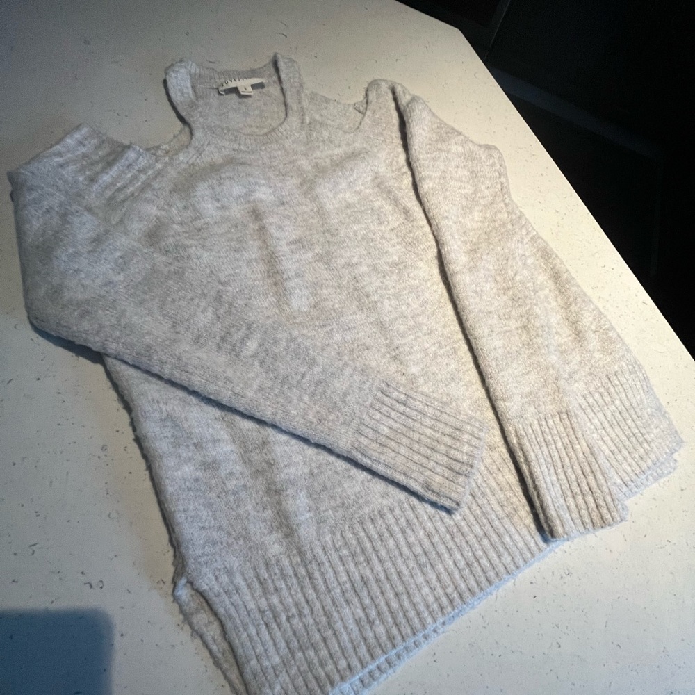 Love stitch sweater
